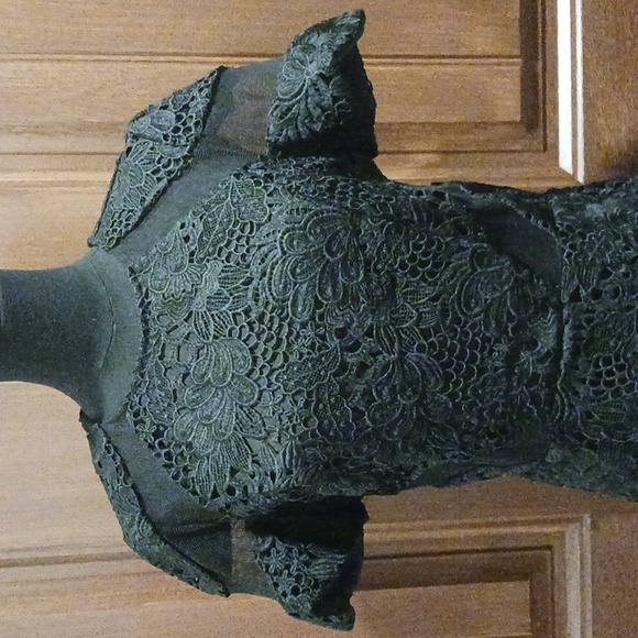 Karina Grimaldi Lila Dress in Black. Size L - Picture 2 of 8